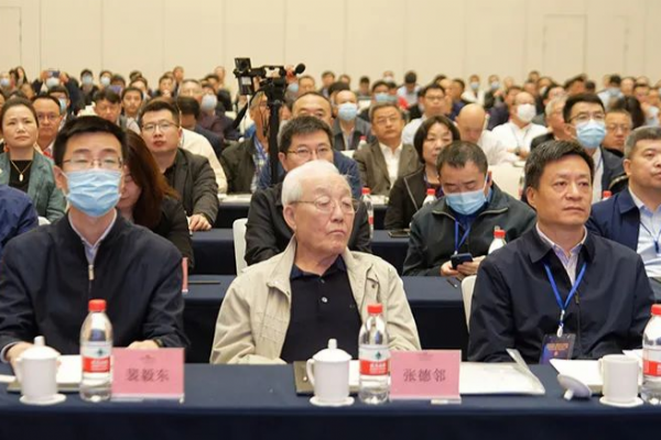 k8凯发成功协办“中国焊接协会第八届一次理事会”